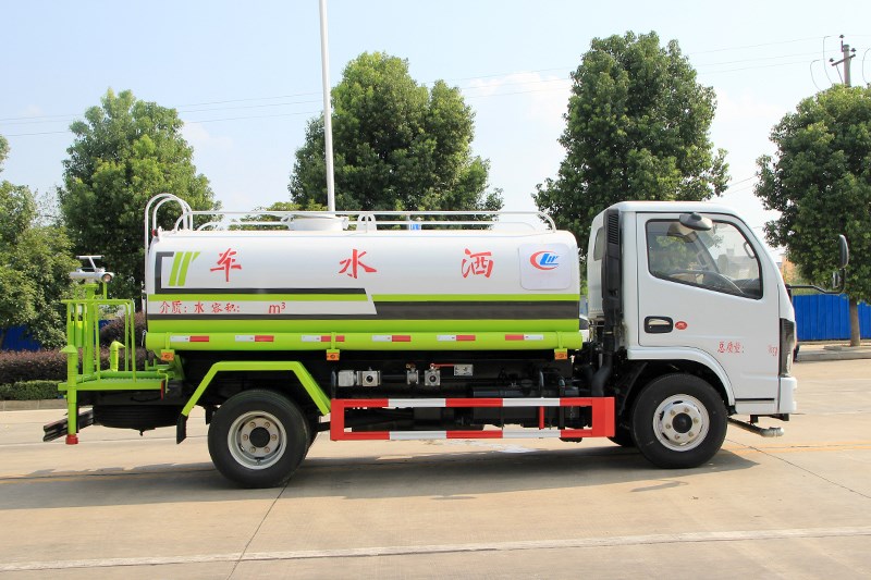 【国六】东风小多利卡 5方 洒水车