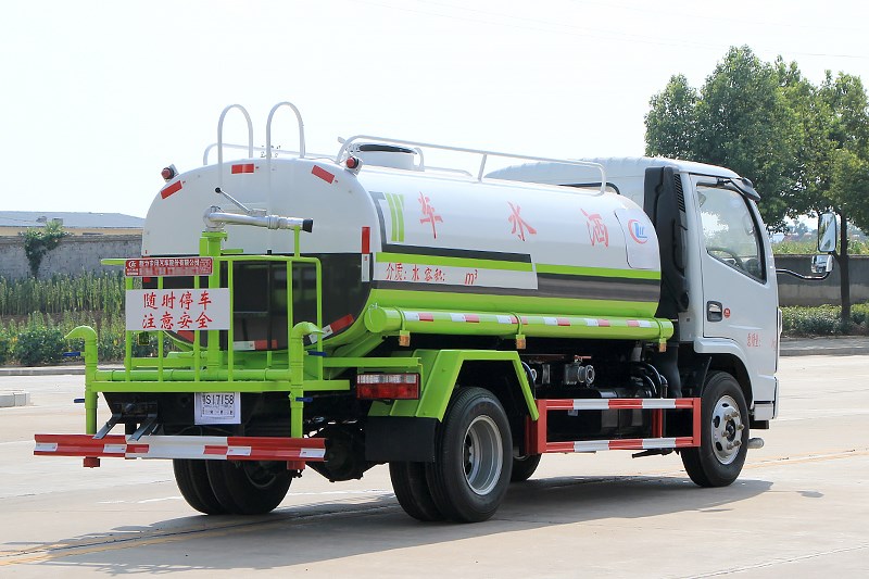 【国六】东风小多利卡 5方 洒水车